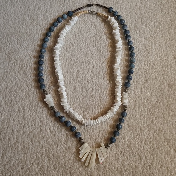 2 necklaces shell  and blue bead and shell - Picture 1 of 2